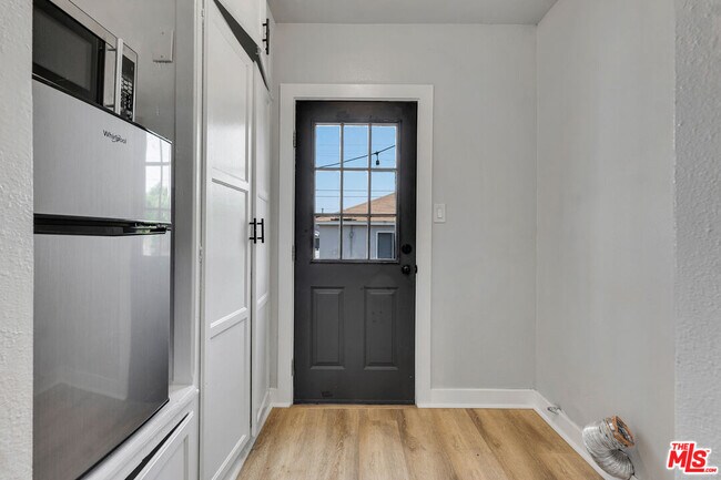 Building Photo - 713 W 118th St