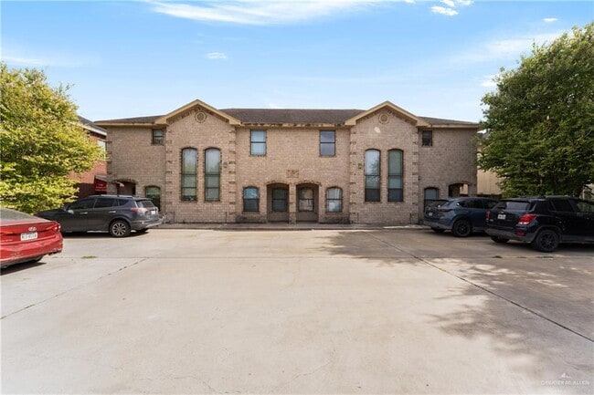 Primary Photo - 1307 W Kiwi Ave