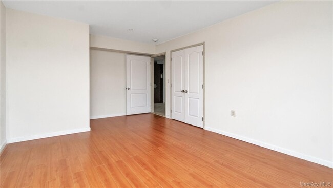 Building Photo - 400 Carney St