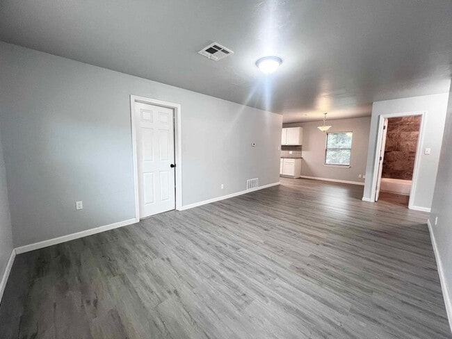 Building Photo - Updated Home in the Heart of NW OKC – Excellent Location!