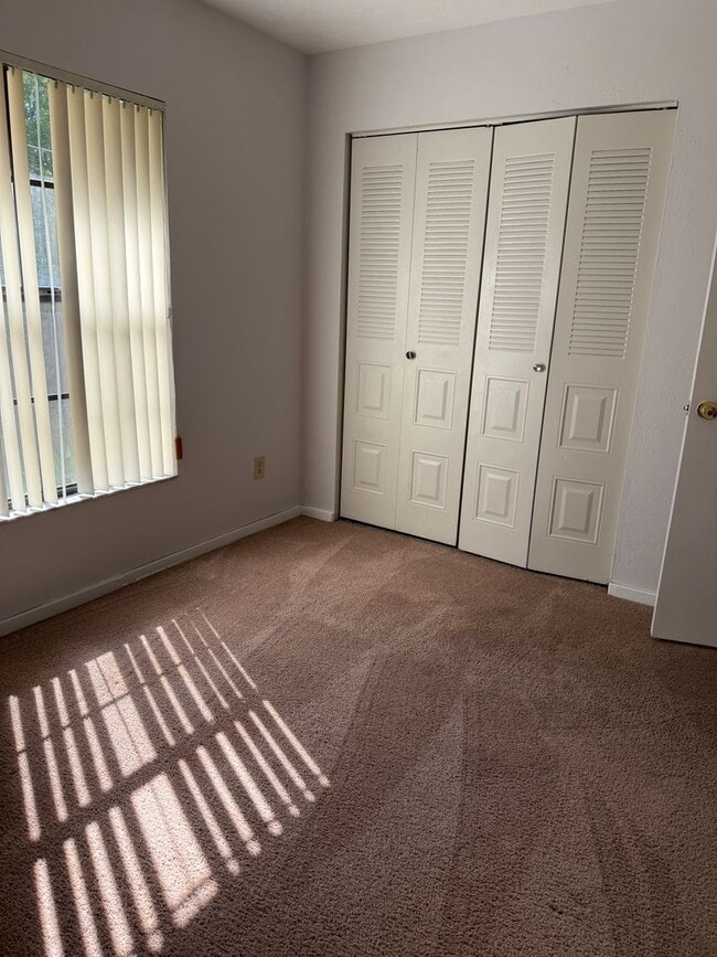 Building Photo - *MOVE IN SPECIAL: 1/2 OFF 2ND MONTH'S RENT...