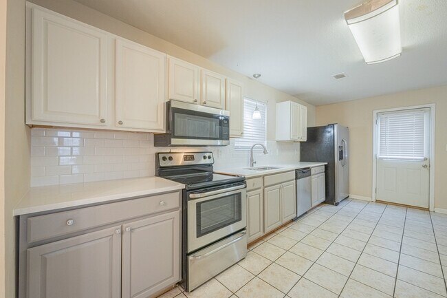 Building Photo - Preston Court Townhomes