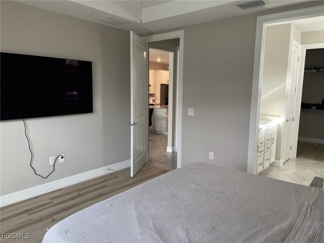 Building Photo - 12048 Westmoreland Way