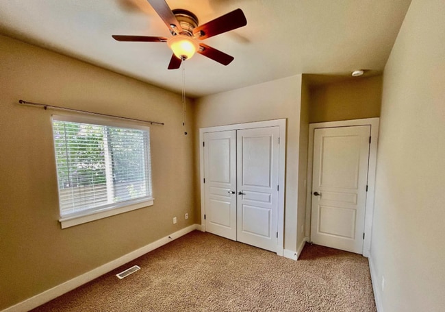 Building Photo - 2905 E Pine Hollow Ln