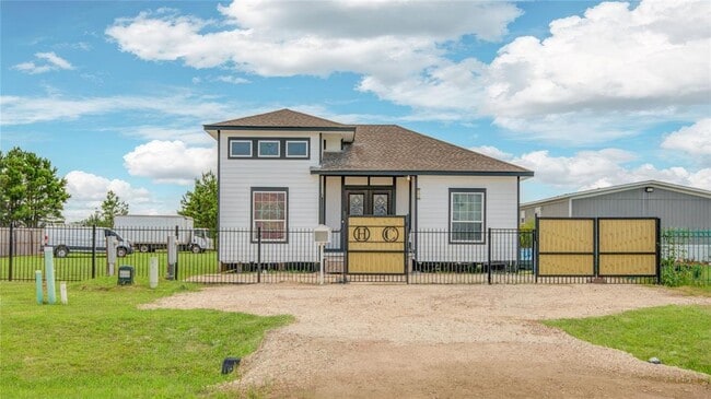 Building Photo - 582 Rd 5707