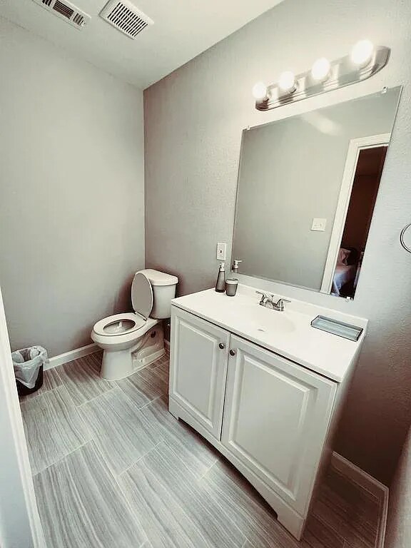 Building Photo - 5275 Berard Cir