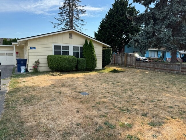 Building Photo - Newly Remodeled 2 Bedroom 1 Bathroom - Duplex