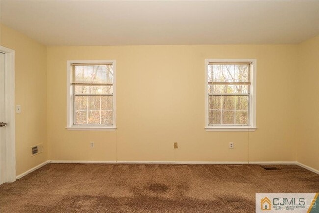 Building Photo - 18 Snowflake Ln