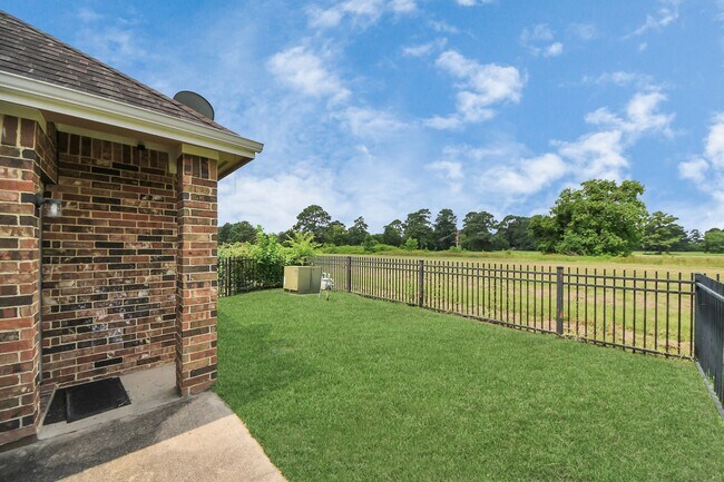 Building Photo - 8428 Willow Loch Dr