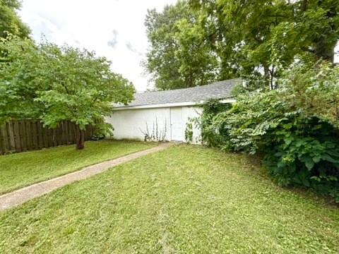 Building Photo - 445 E Silver St