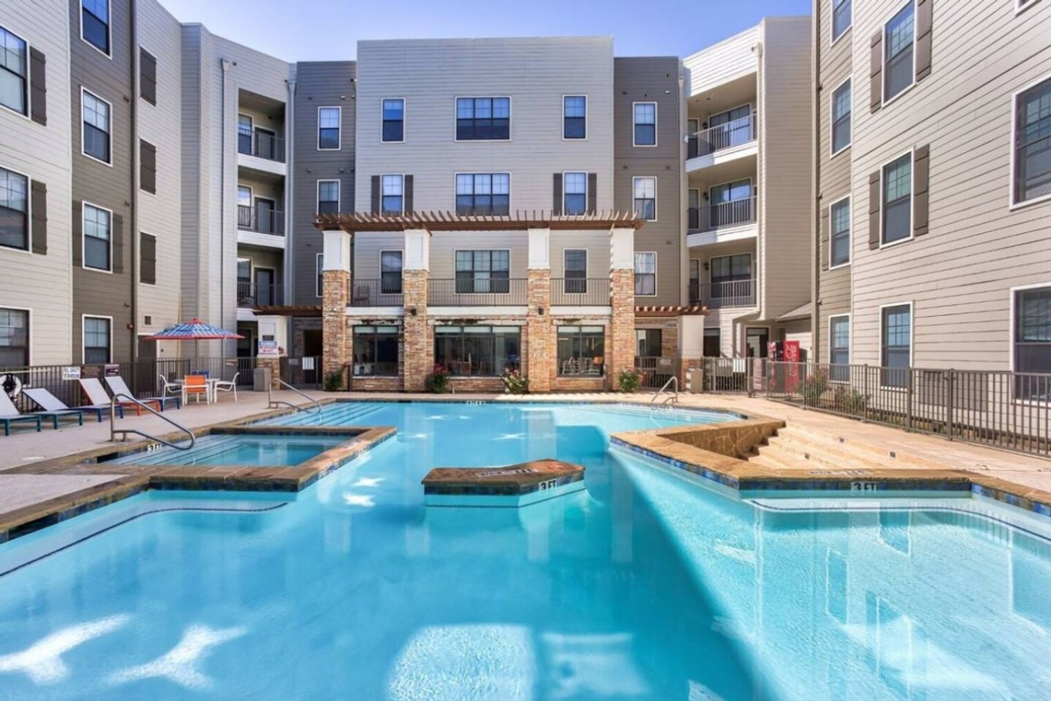 Building Photo - 820 Benge Dr