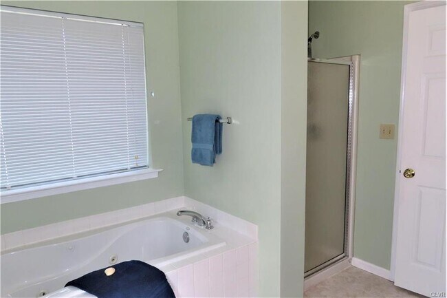 Building Photo - 6810 Hunt Dr