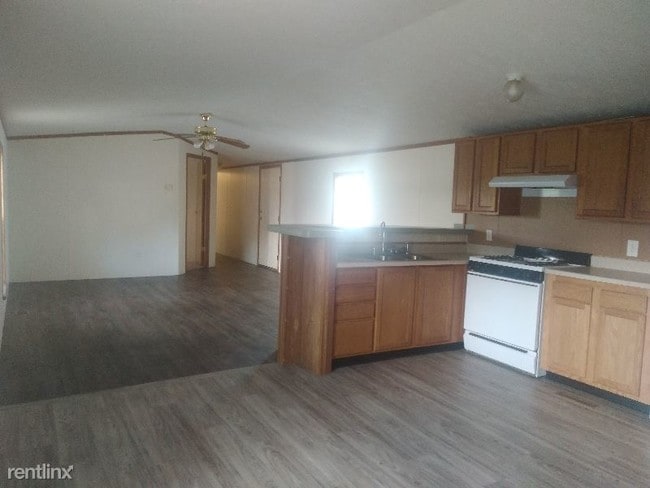 Building Photo - 3 br, 1 bath Mobile Home - 4907 Cambria Rd