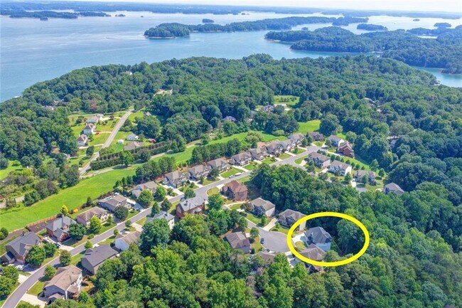 Building Photo - 9135 Fox Trail Ln