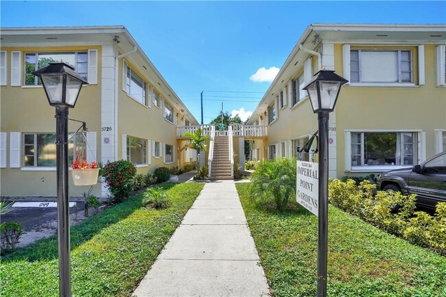 Building Photo - 5700 NE 22nd Way