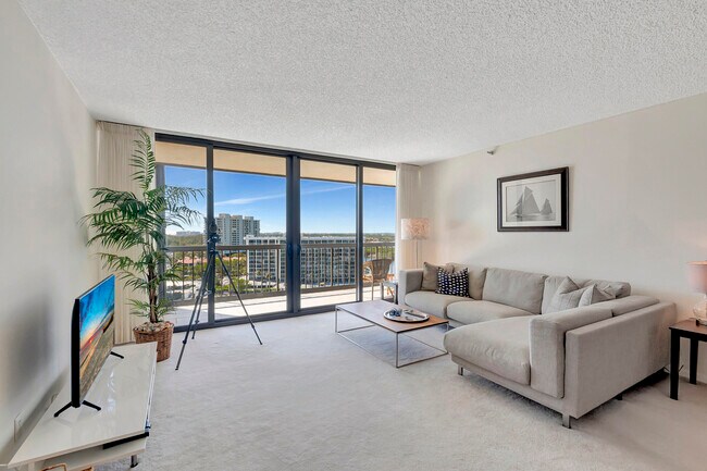 Building Photo - 4740 S Ocean Blvd