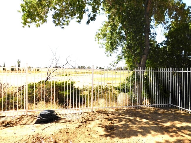 Building Photo - 21253 Windsong St