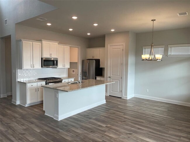 Building Photo - 122 Revere Dr