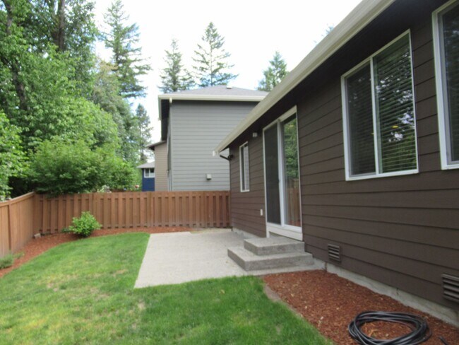 Building Photo - One level 2 bedroom, 2 bathroom home in North Bend