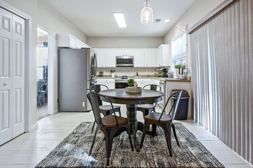 Building Photo - 523 Mullein Trace