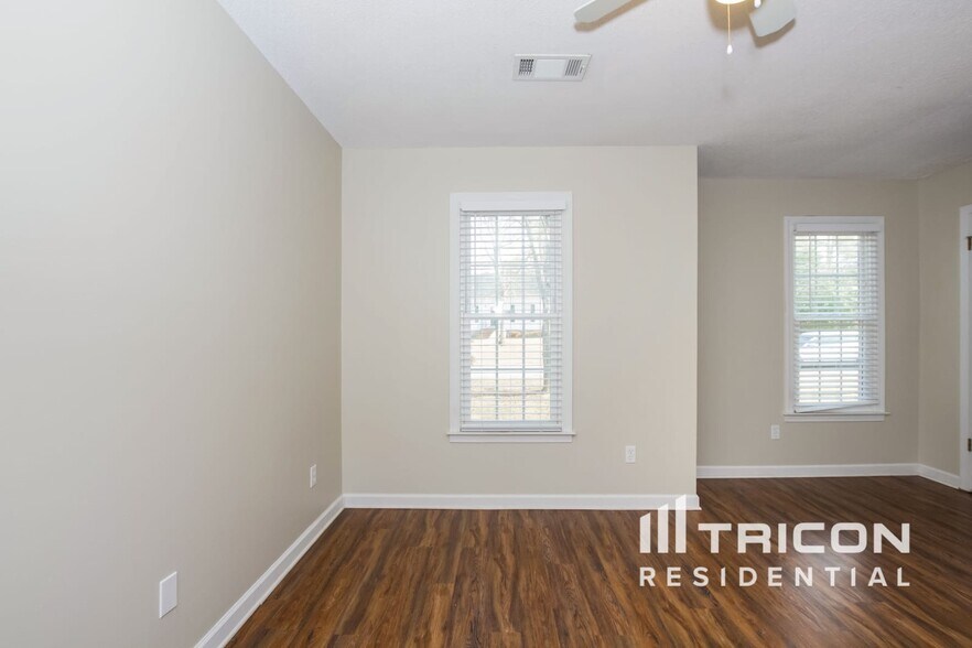 Building Photo - 516 Kenton Dr