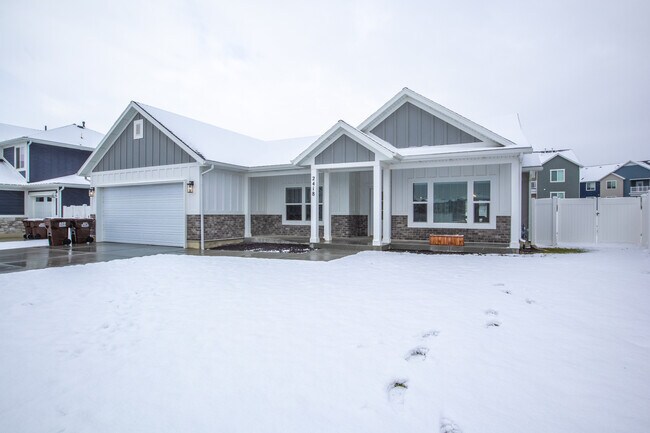 Building Photo - 2418 W Glover Ln