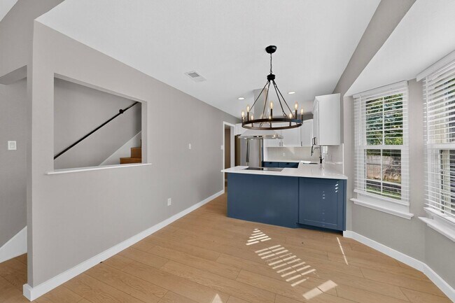 Building Photo - Newly Renovated Home In Watauga Ready To Be Yours!!!!