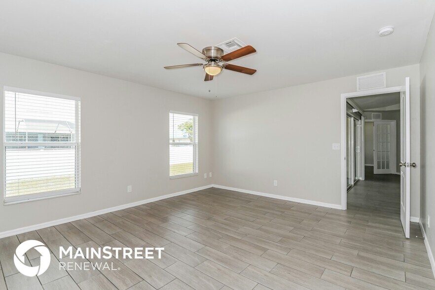 Building Photo - 2011 NW 23rd St