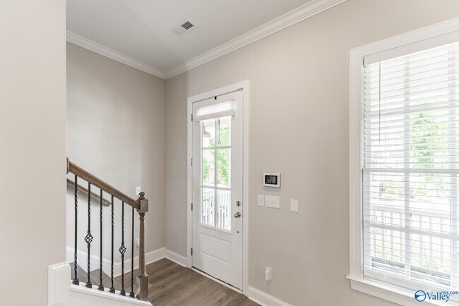 Building Photo - 40 Pine St