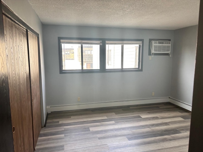 Building Photo - 7126 72nd Ln N