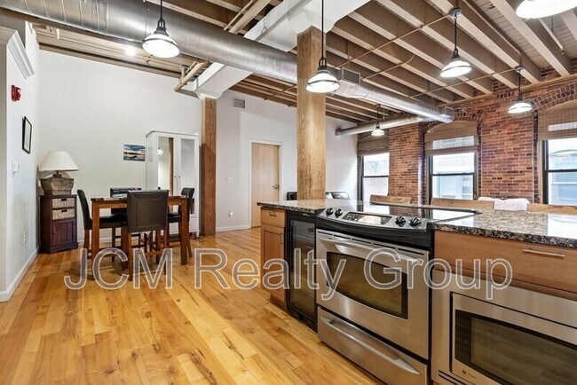 Building Photo - 111 Beach St