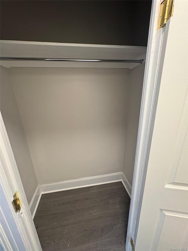 Building Photo - 675 E 230th St