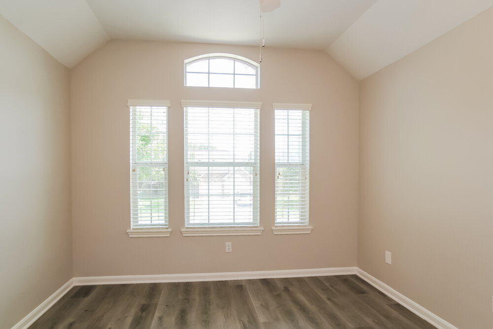 Building Photo - 985 Oak Falls Dr