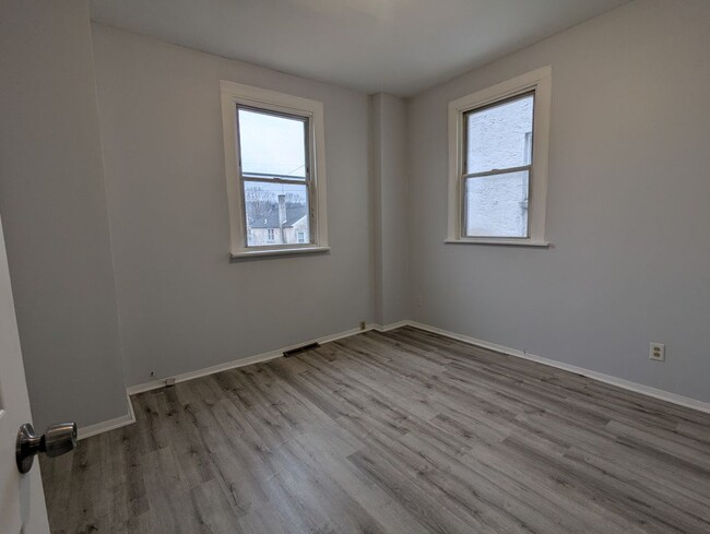 Building Photo - 344 W Lincoln Hwy