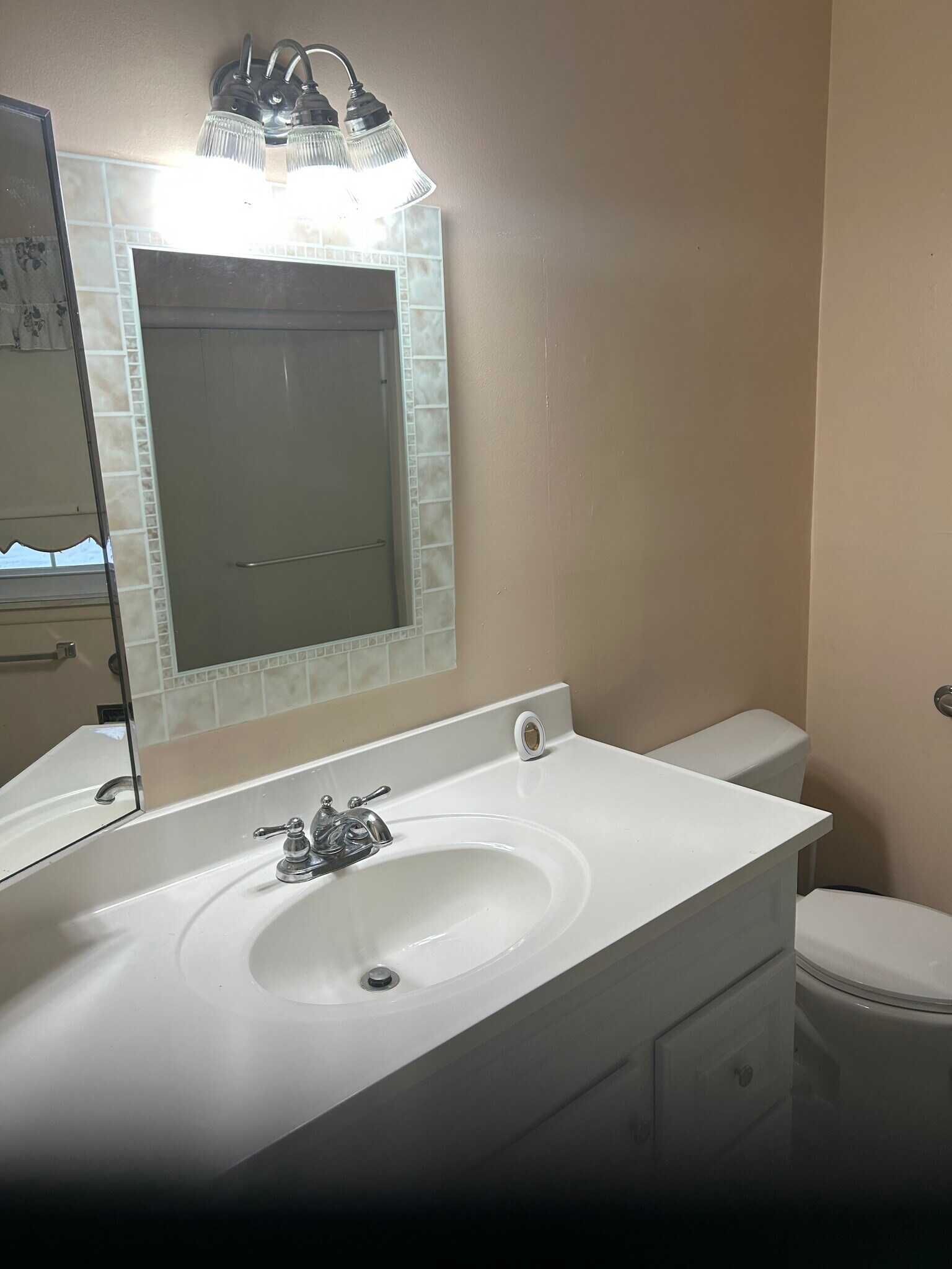 Building Photo - 1168A Clydebank Ct