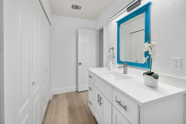 Building Photo - 12313 Limerick Ave