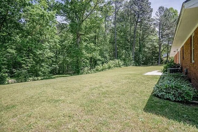 Building Photo - Charming 3BD, 1.5BA Garner Home Near White Oak Crossing