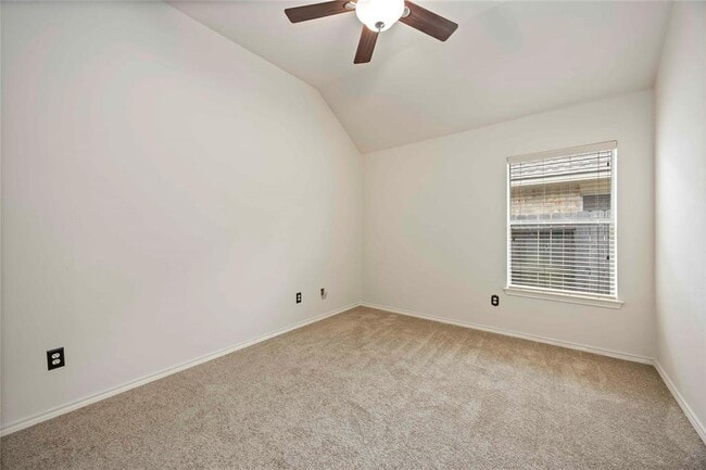 Building Photo - 2019 Shore Breeze Dr