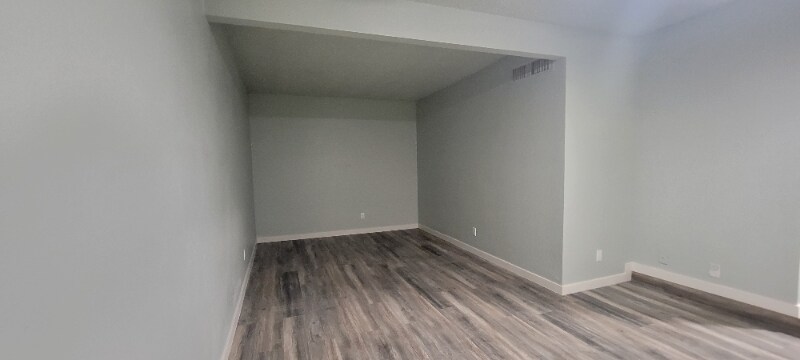 Building Photo - 102 W Basic Rd