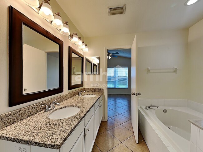 Building Photo - 10603 Cami Ct