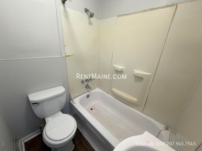 Building Photo - 36 Sanford St