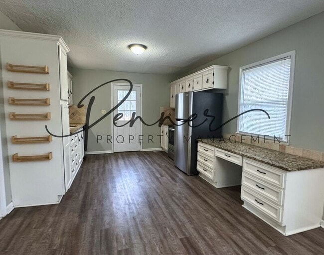 Building Photo - 513 NW Ward Ln