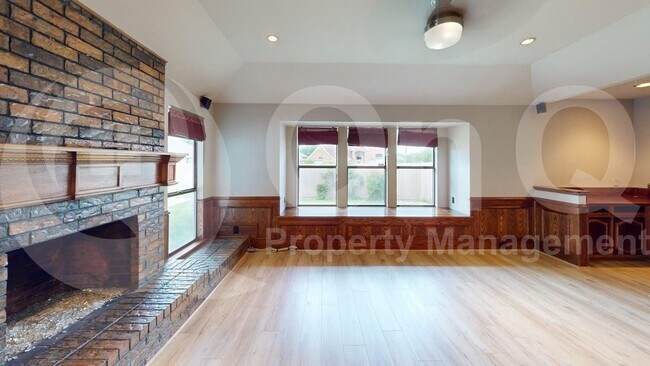 Building Photo - 4211 Spurwood Dr