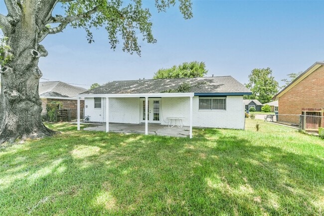 Building Photo - 5514 Vickita Dr