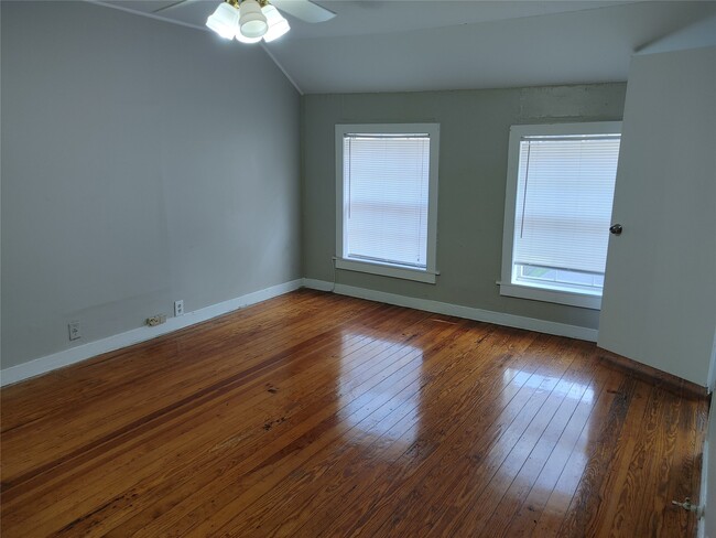 Building Photo - 3425 Southmore Blvd