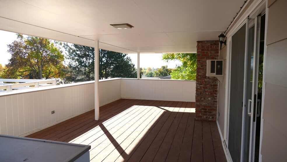 Building Photo - 1315 Avenue C NW