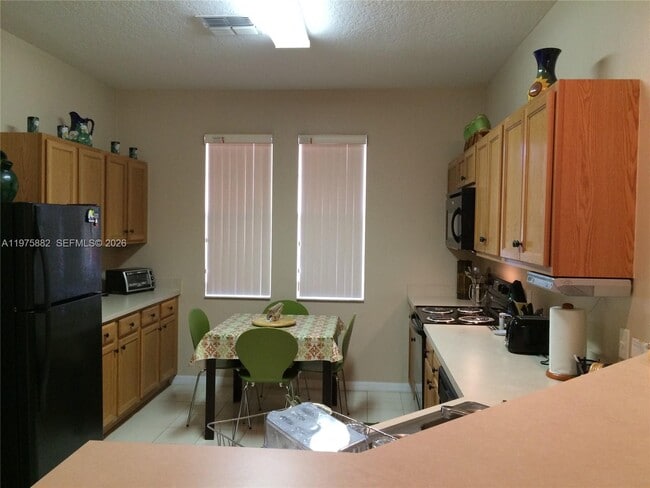 Building Photo - 2669 Mayaguana St