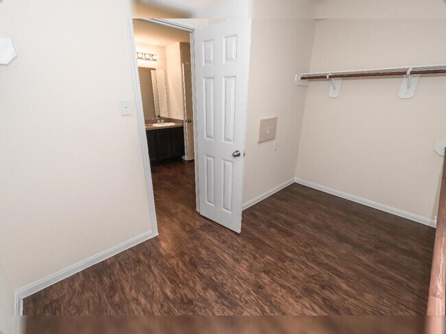 Building Photo - 29442 Westhope Dr