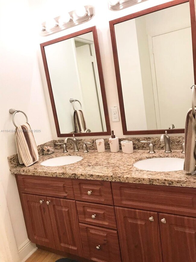 Building Photo - 2101 S Ocean Dr