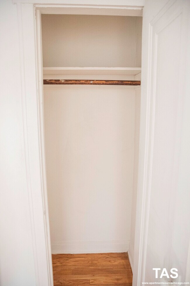 Building Photo - 3902 W Argyle St